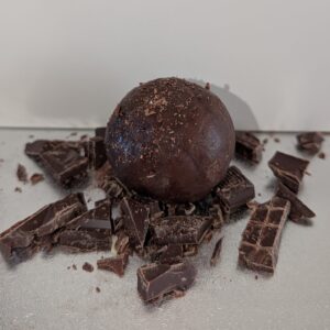 Bevroren brownie koekjesdeeg met pure chocolade om zelf te bakken